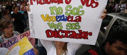 39694-proteste-in-piazza-altamira